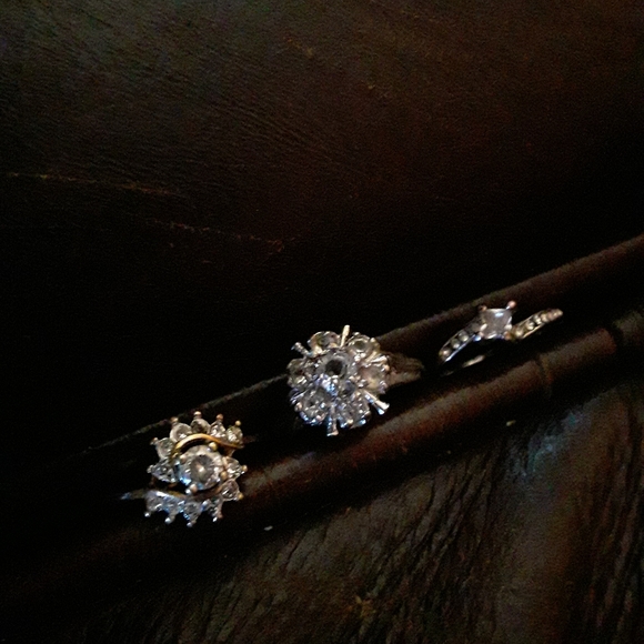 Assorted rings - Picture 3 of 4